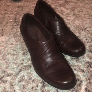 women’s clark shoes